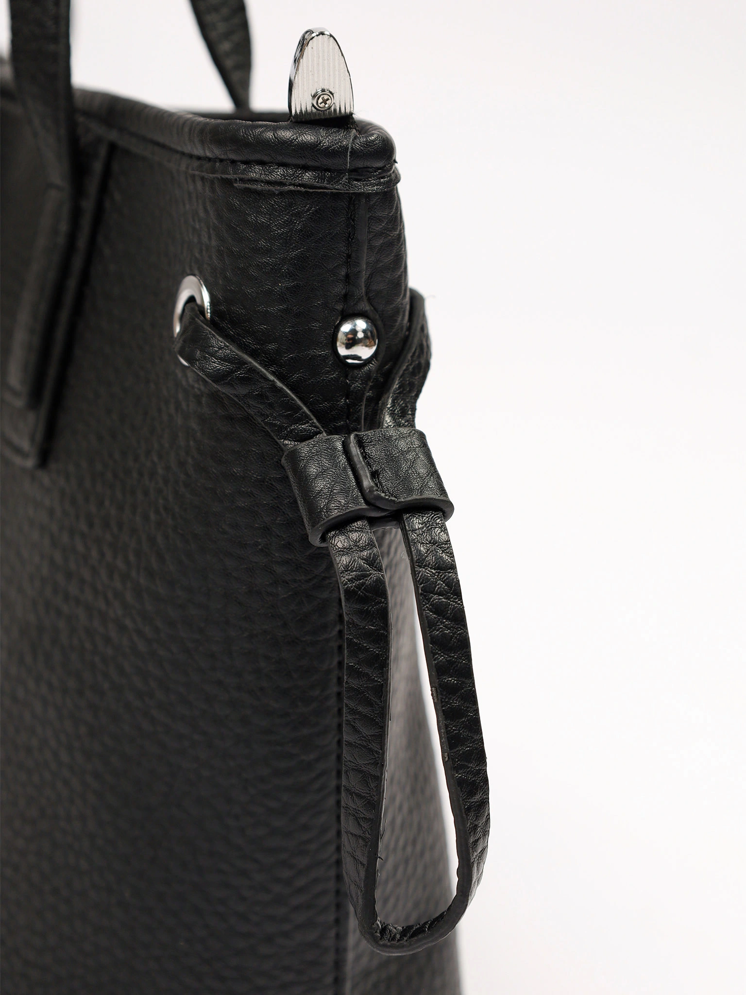 Сумка-тоут со стяжками по бокам и декоративным платком в ассортименте